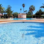 La Marina By Costa 아파트